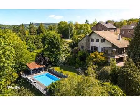 spacieuse villa en pleine nature avec piscine !