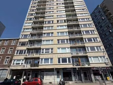appartement 2 chambres quai saint-léonard à vendre!