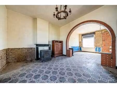 maison 4 façades avec vaste entrepôt à rénover – amougies