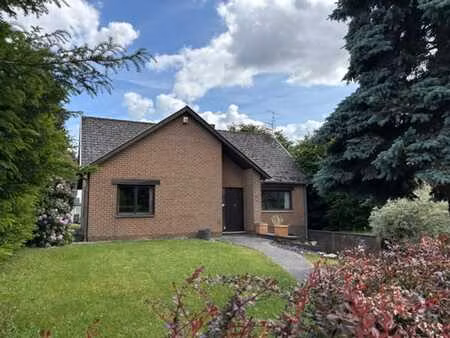 quartier résidensiel  villa ±165m² hab  7a06. 3/5chambres.