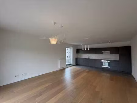 superbe vue dégagée – 3 chambres  parking et cave à jurbise