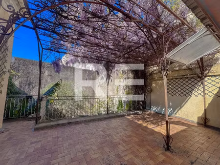 maison de luxe à vendre dans le quartier arènes