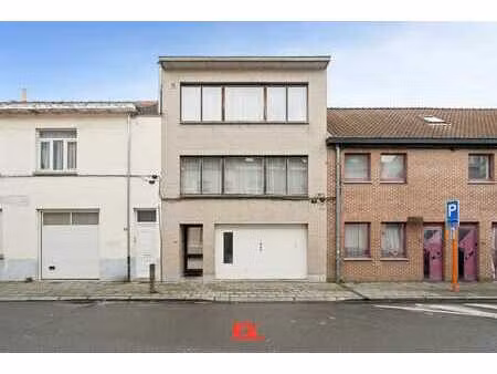 immeuble de rapport avec 2 appartements et garage près de...