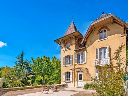 maison de luxe à vendre dans le quartier heritan-neuf cles