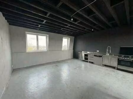propriété de rendement avec 3 chambres à coucher et un rende