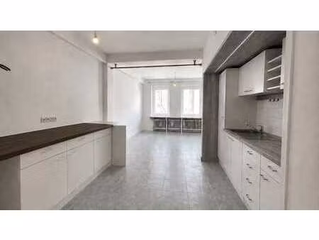 studio lumineux de 35m² au cœur de bruxelles – disponible im
