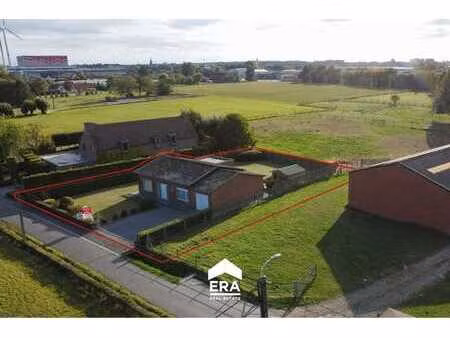 maison de plain-pied à rénover sur un terrain de 1.078 m²