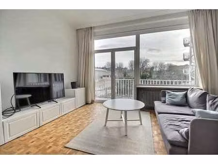 avenue louise - studio au 5ème étage avec terrasse