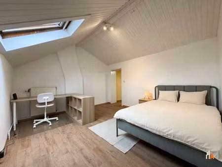 colocation – chambre avec salle de douche privative