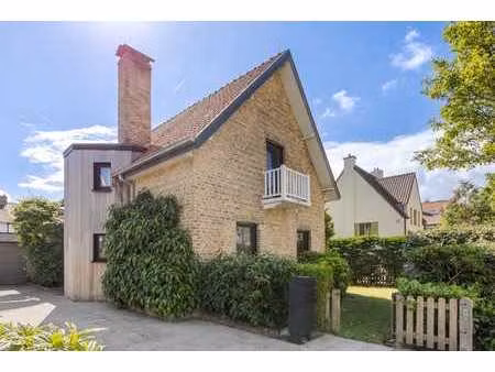 villa modernisée avec garage à vendre à la panne!