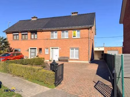 maison familiale idéalement située avec jardin et garage!