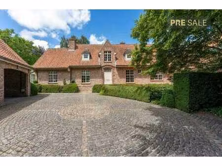maison de campagne de style ferme magnifiquement située à ve