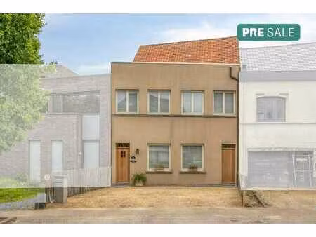 charmante maison à vendre dans le centre de bachte-maria-lee