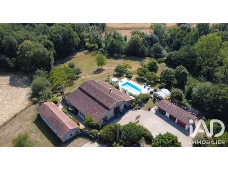 vente ferme 13 pièces 340 m² à vouvant (85120)  795 000 €