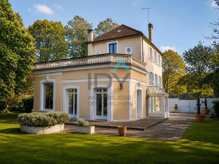 maison de luxe à vendre dans le quartier place louis xiv