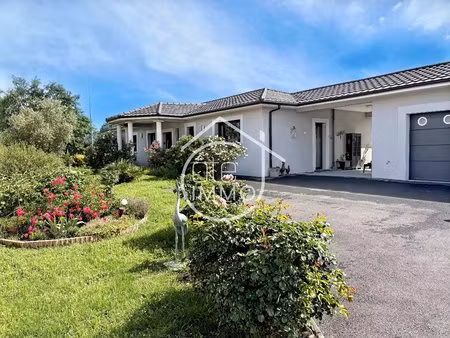 bergerac : maison de plain-pied 5 pièces de 151m² avec jardin