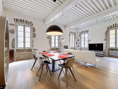 triplex à vendre dans le quartier bonlieu