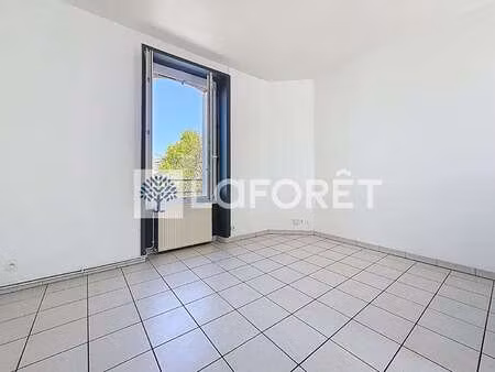 location maison à airvault (79600) : à louer / 44m² airvault
