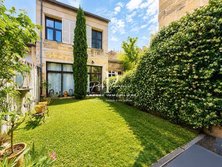 maison de luxe à vendre dans le quartier hôtel de ville-quinconce-saint seurin-fondaudège