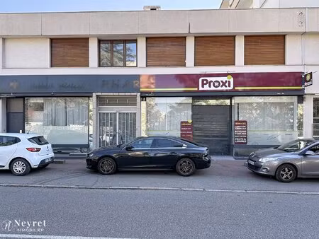 murs commerciaux 157 m2 + cave/entrepot