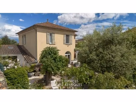 charmante maison bourgeoise avec jardin  terrasses et atelier d'artiste