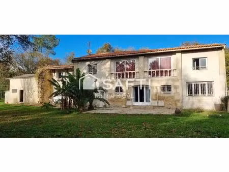 maison pierre   4 chambre  beau parc arboré