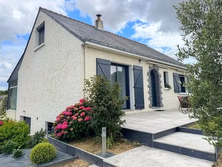 maison familiale rénovée à vendre à saint martin du fouilloux avec 2 chambres de plain...