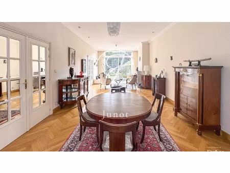 maison de luxe à vendre dans le quartier centre