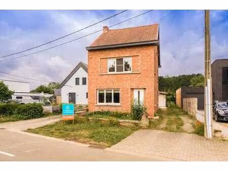 charmante maison familiale avec garage  jardin et 3 à 5 chmb
