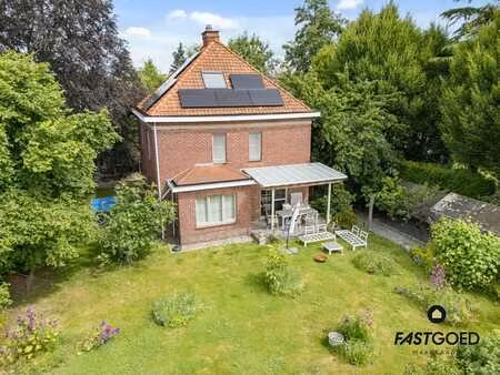 riante villa met tuin en garage op prime locatie