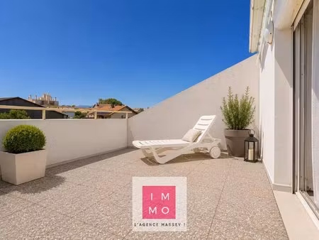 t4 duplex de 95 m² avec terrasse panoramique + balcon  balcon et vue pyrénées – hyper-cent