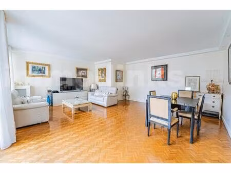 3/4 pièces 87m2 donnant entièrement sur jardin avec balcon