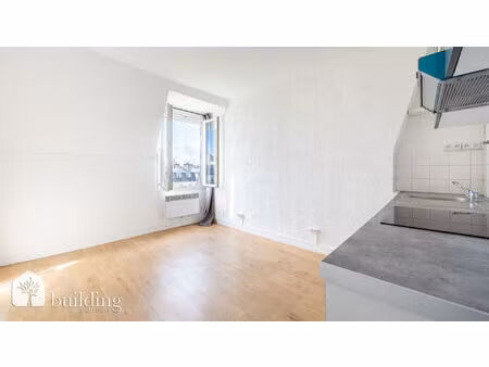 paris 17e batignolles - studio de 19 m² avec vue dégagée