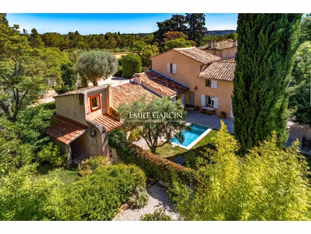 maison de luxe à vendre dans le quartier plateau de puyricard-la trévaresse