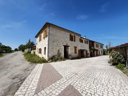 maison familiale en pierre – 4 chambres– à 5 min de mauvezin.