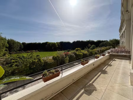 appartement saint-cloud / 5 pièces 92 79 m² / proche gare du val d'or (ligne l) avec terra