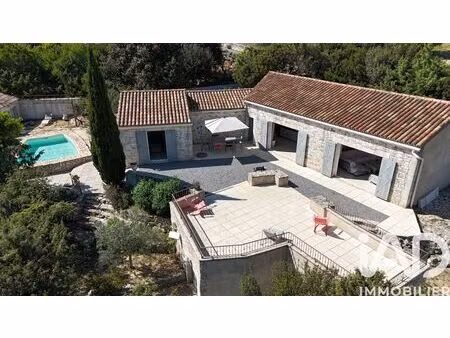 maison à bidon (07700)
