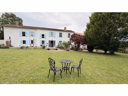 vente maison 6 pièces 191 m² bignay (17400)