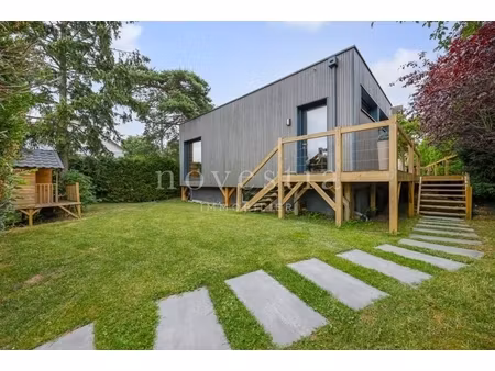 maison de 212 m² avec jardin