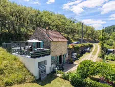 exclusivité secteur gourdon - agréable maison bien entretenue sur 1795 m2 avec terrasse et