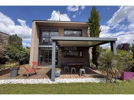 tassin bourg - maison contemporaine 3 chambres