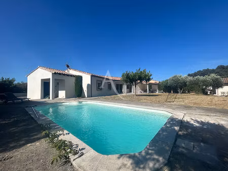 superbe villa de plain-pied avec piscine et vue dégagée sur la pinède