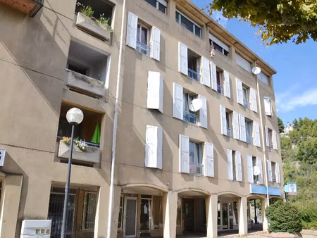 location appartement 3 pièces 84 m² à apt (84400)