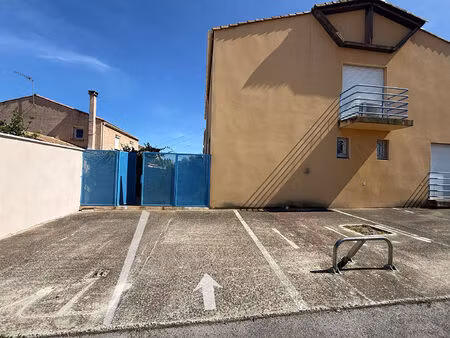vente parking / box  mèze