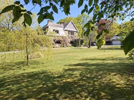 maison de caractère avec vaste terrain et potentiel rare