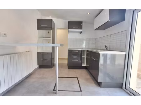 location maison  m² t-2 à ormesson-sur-marne  918 €