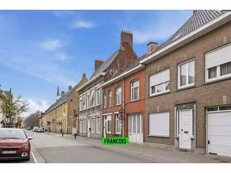 maison à rénover avec de nombreuses possibilités au cœur de…