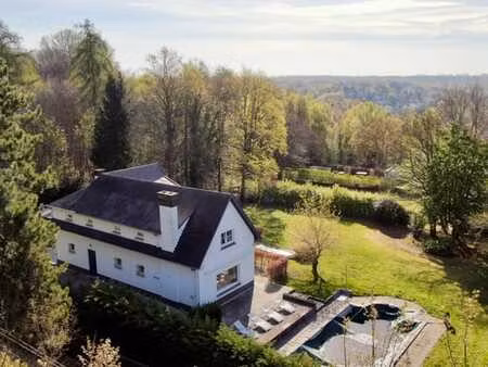 cadre exceptionnel: superbe villa sur +/-24ares calme absolu