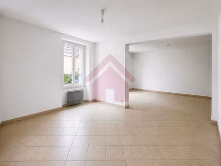 3 pièces en duplex avec parking - centre ville - dourdan