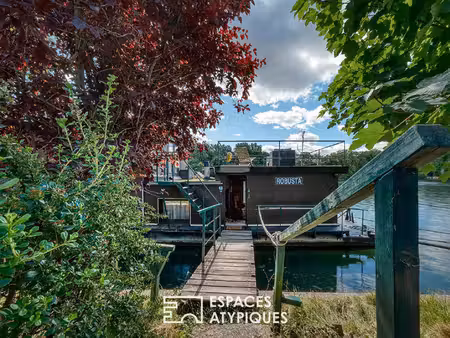 le bateau-logement au bord de la seine et proche du rer